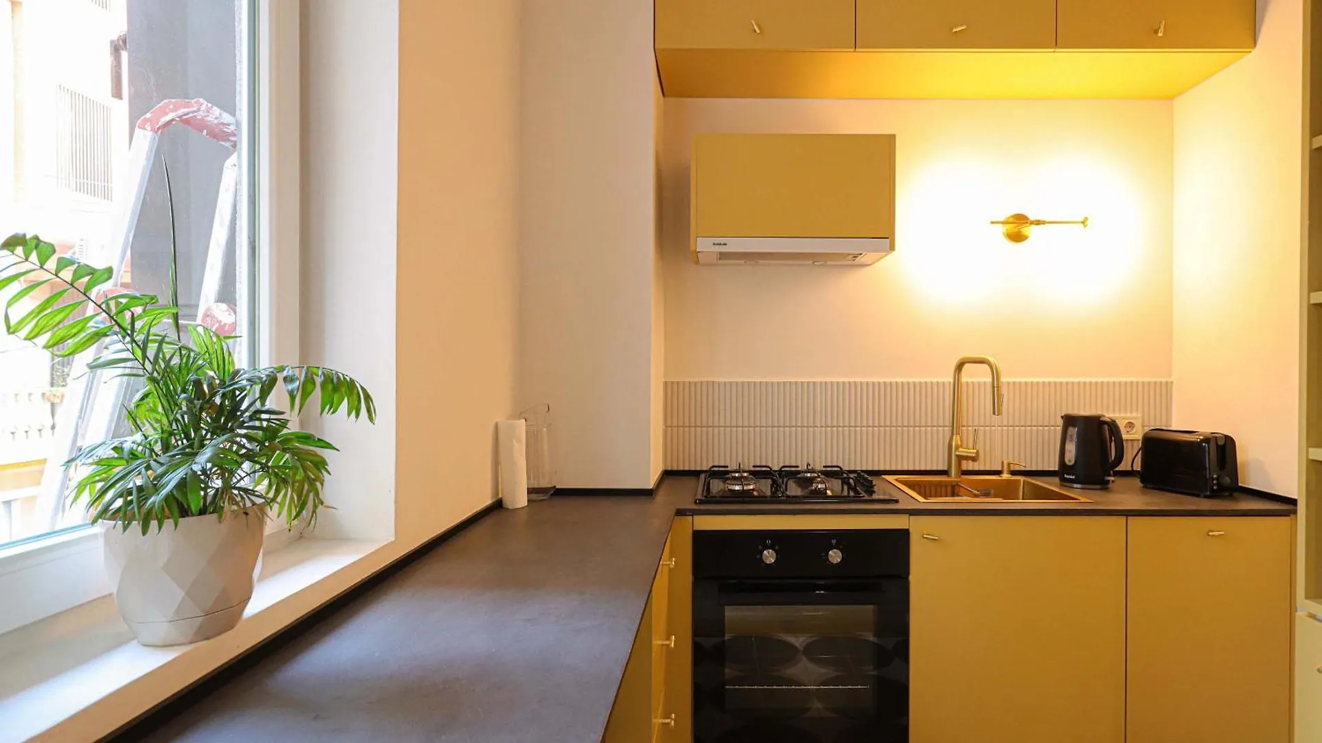 Modern Central Apt Near Stamba - By Wehost Tbiliszi Grúzia